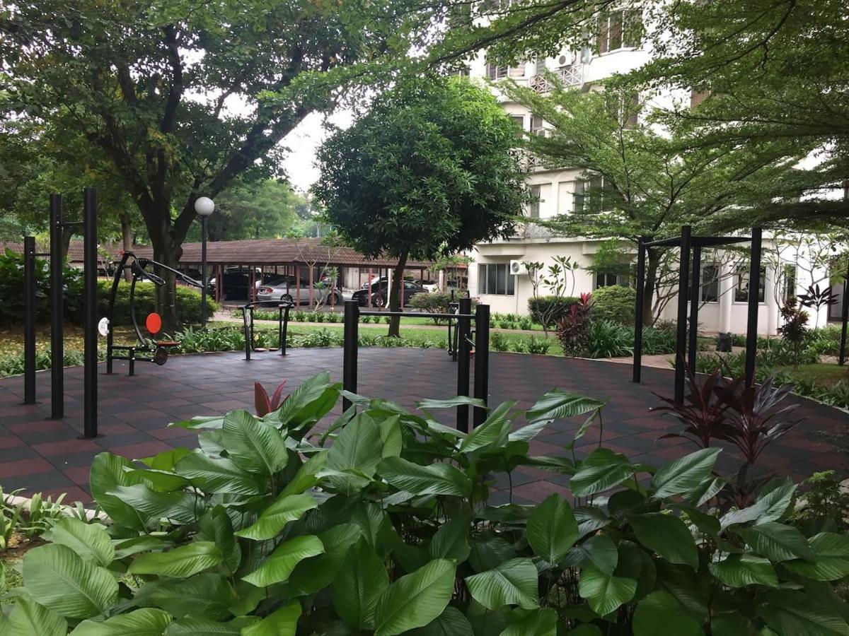 Cozy Kelana Jaya Semi-D Apt Near Mall, College & Hospital Petaling Jaya Eksteriør bilde